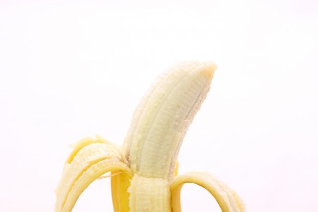 朝にバナナを１本食べる